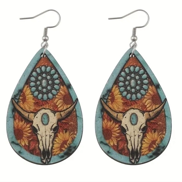 Western Vintage Style Wood Cow Head Print Dangle Earrings - Picture 2 of 3